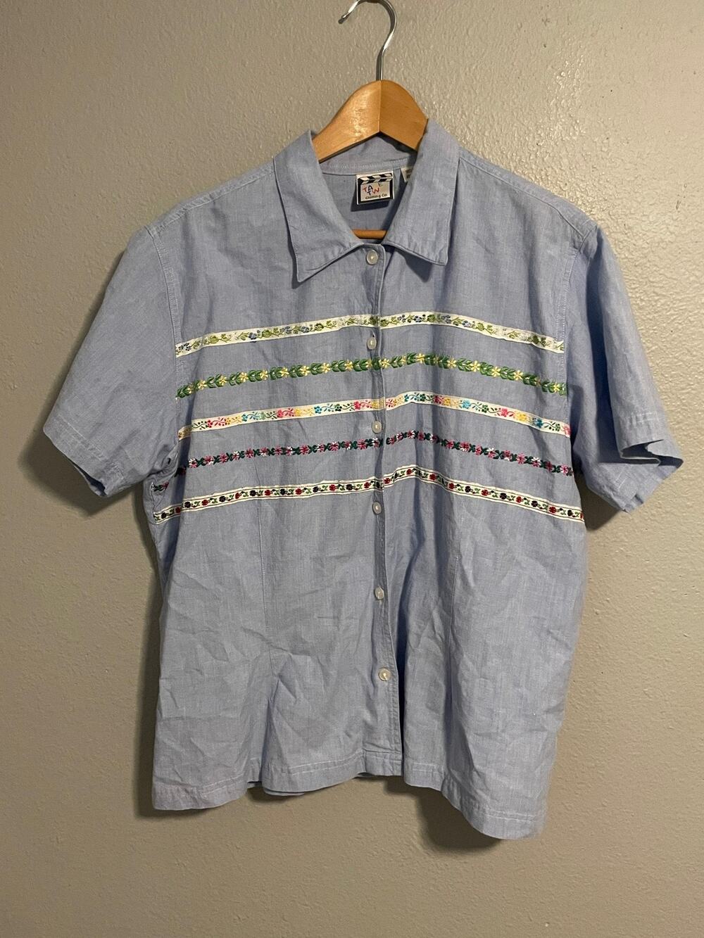 Vintage Take-Two Top Womens 1X Blue Chambray Floral Embroidered Cottagecore 90s